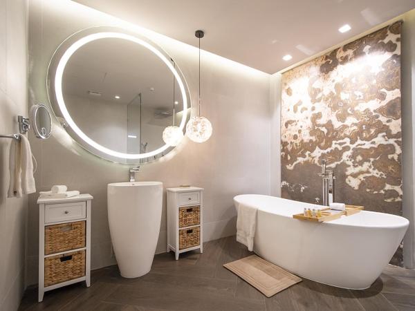 L Hotel Perla Boutique : photo 2 de la chambre chambre lits jumeaux avec baignoire