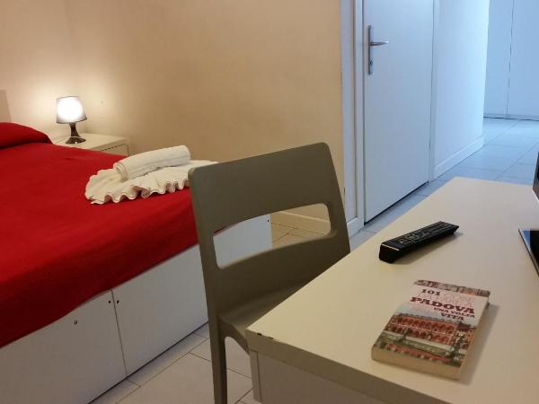 Casa Lucia Valentini Terrani : photo 2 de la chambre chambre double