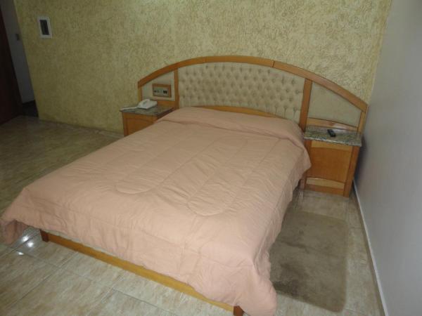 Hotel Joamar : photo 5 de la chambre chambre double avec lit double et climatisation
