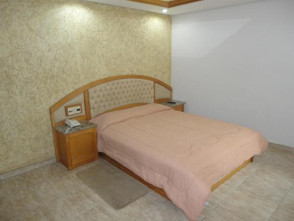 Hotel Joamar : photo 6 de la chambre chambre double avec lit double et climatisation