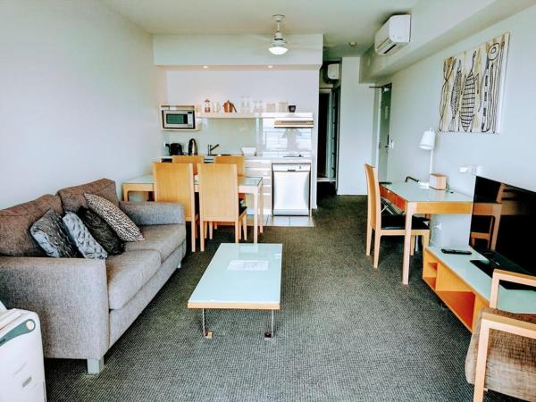 Darwin Harbour Suite : photo 8 de la chambre appartement 1 chambre avec vue sur la mer et balcon