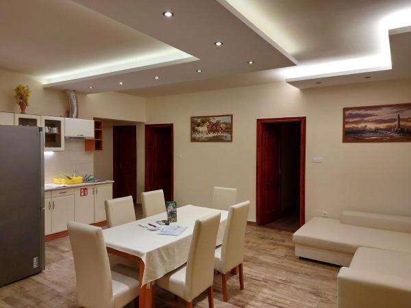 Nyárfás Vendégház : photo 1 de la chambre appartement 4 chambres deluxe