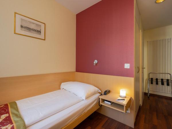 Hotel De la Paix : photo 4 de la chambre chambre simple standard