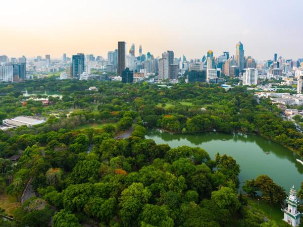 SO/ Bangkok : photo 7 de la chambre chambre double so comfy - vue sur parc ou ville