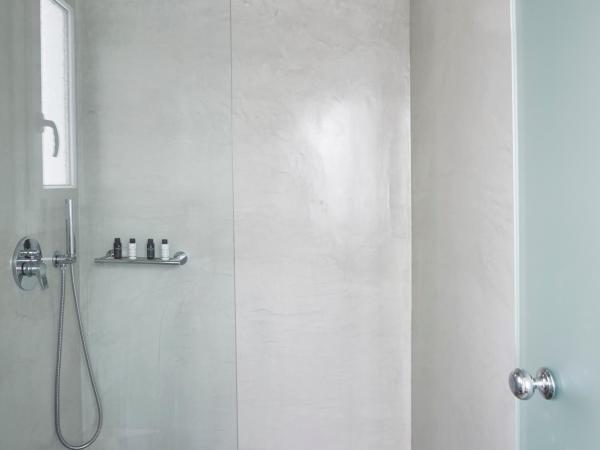 Loizos Stylish Residences : photo 3 de la chambre chambre premium avec baignoire extérieure
