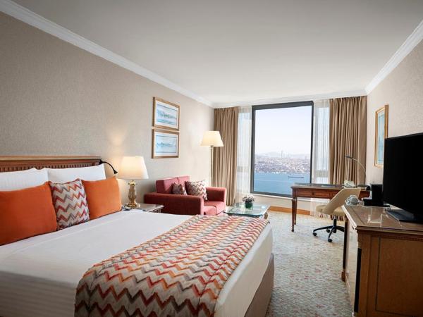 InterContinental Istanbul, an IHG Hotel : photo 1 de la chambre chambre premium avec lit king-size et vue sur la mer