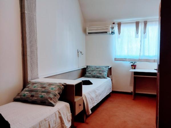 Hostel Boutique PASO : photo 4 de la chambre chambre lits jumeaux avec salle de bains privative