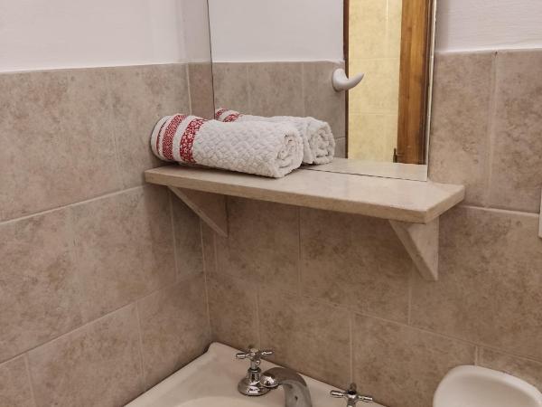 Hostel Boutique PASO : photo 7 de la chambre chambre lits jumeaux avec salle de bains privative