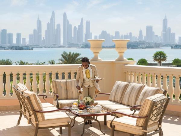 Raffles The Palm : photo 10 de la chambre villa royale raffles avec piscine privée sur toit