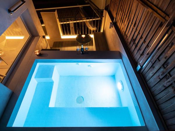 Casa 95 Sevilla : photo 2 de la chambre penthouse avec piscine privée 2