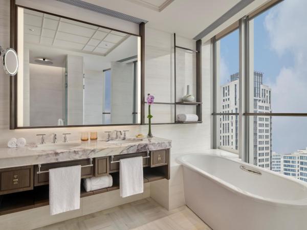 Shangri-La Qiantan, Shanghai : photo 2 de la chambre hébergement lit king-size premier horizon