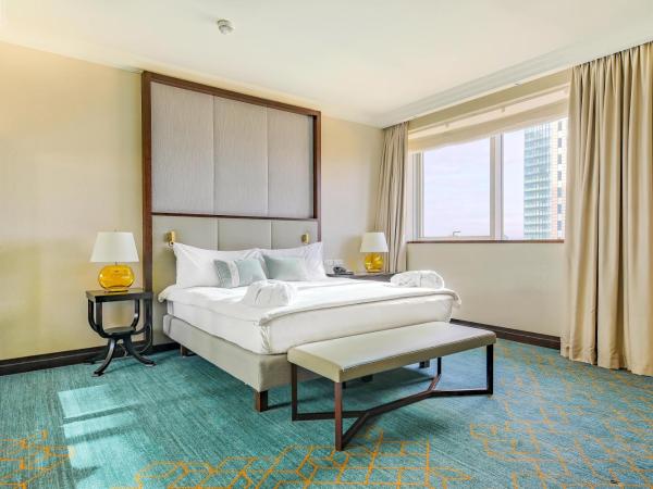 InterContinental Warszawa, an IHG Hotel : photo 10 de la chambre suite junior lit king-size avec canapé-lit - Étage inférieur