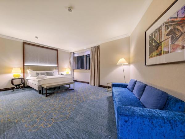 InterContinental Warszawa, an IHG Hotel : photo 7 de la chambre suite junior lit king-size avec canapé-lit - Étage inférieur