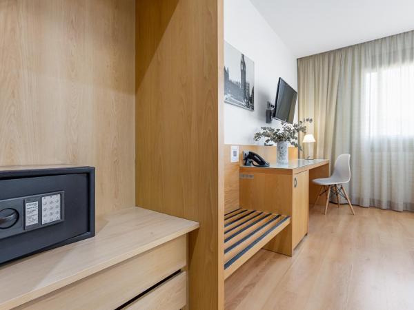 Daniya Alicante : photo 2 de la chambre chambre lits jumeaux