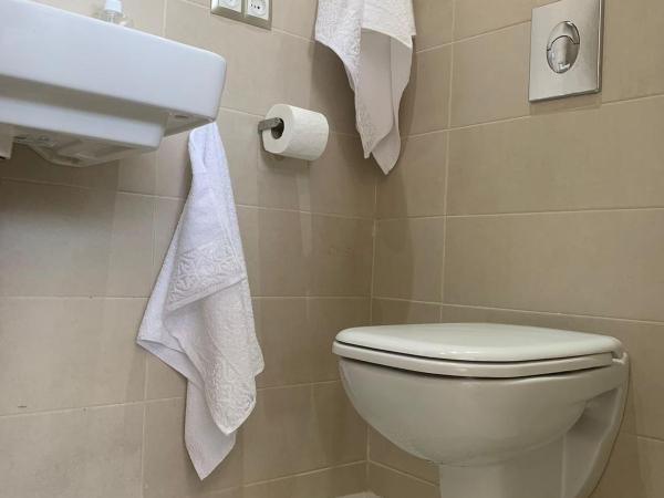 Riad L'Aéroport : photo 7 de la chambre chambre double avec salle de bains privative extérieure