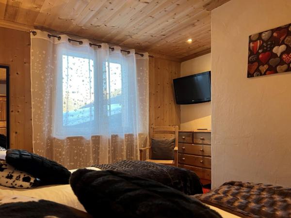 La Clef des Champs : photo 3 de la chambre petite chambre lits jumeaux avec douche