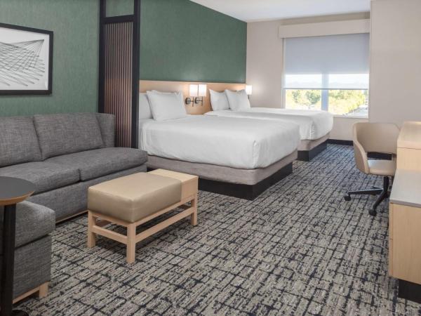 Hyatt Place Charlotte University : photo 1 de la chambre chambre avec 2 lits queen-size et canapé-lit