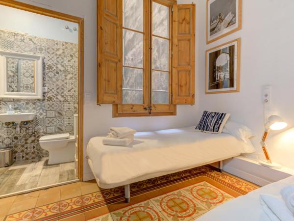 Factory Suites Barcelona : photo 2 de la chambre chambre lits jumeaux avec salle de bains privative séparée