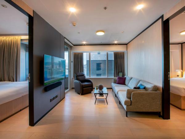 CM+ Hotels and Serviced Apartments : photo 10 de la chambre hébergement 2 chambres avec 2 salles de bains et balcon - tour sud - vue sur port 