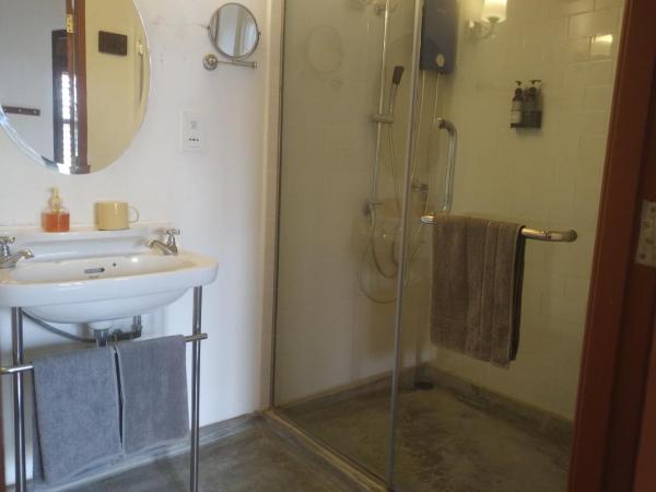 Ren I Tang Heritage Inn : photo 3 de la chambre chambre lit king-size standard