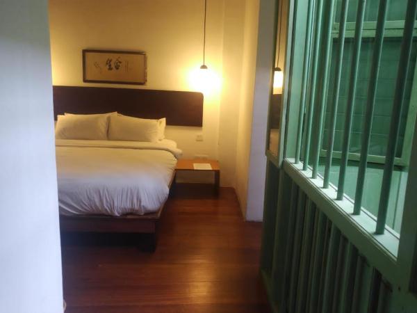 Ren I Tang Heritage Inn : photo 8 de la chambre chambre puits aérien