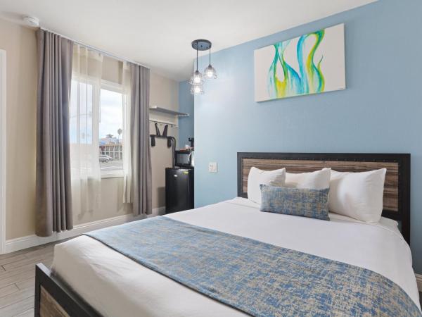 Hotel Aqua Mar : photo 4 de la chambre chambre lit queen-size