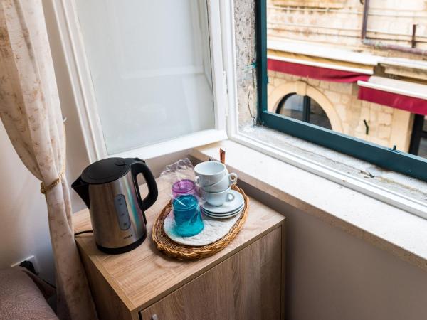 Rooms Tezoro : photo 10 de la chambre chambre triple - vue sur ville