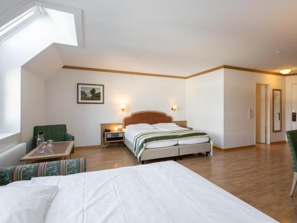 Ambassador Self Check-in Hotel : photo 4 de la chambre chambre triple