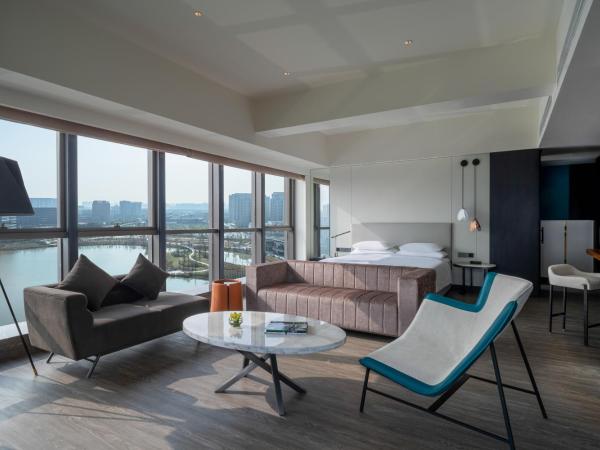 Hyatt Centric Lakeside Ningbo : photo 1 de la chambre suite