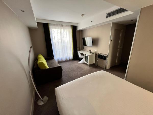 Holiday Inn Paris-Auteuil, an IHG Hotel : photo 7 de la chambre chambre double avec canapé-lit