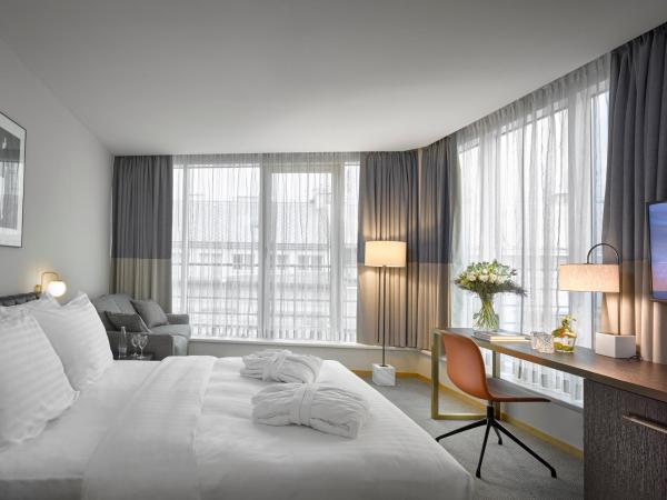 K+K Hotel Fenix : photo 1 de la chambre hébergement deluxe avec terrasse