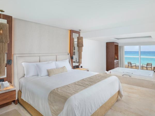 Sun Palace - All Inclusive Adults Only : photo 1 de la chambre superior junior suite ocean view - king size bed