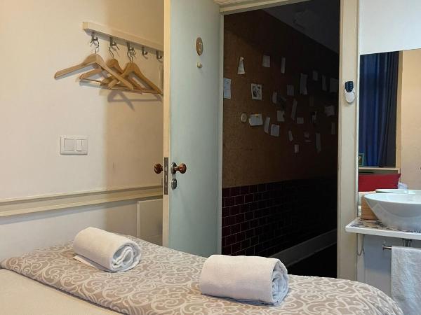 Linha 22 : photo 9 de la chambre chambre double avec balcon