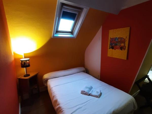 Hotel du Cygne : photo 5 de la chambre chambre familiale (6 adultes + 1 enfant)