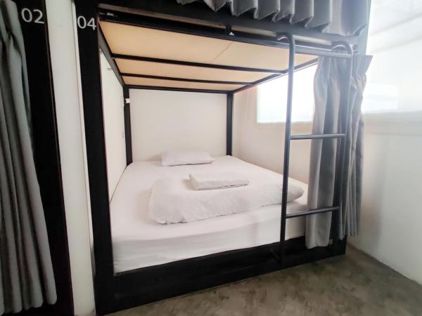 HOLY SHEET Hostel : photo 1 de la chambre lit dans dortoir pour femmes de 4 lits