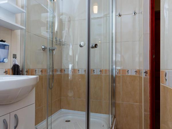 Erika Vendégház : photo 6 de la chambre studio (2 adultes)