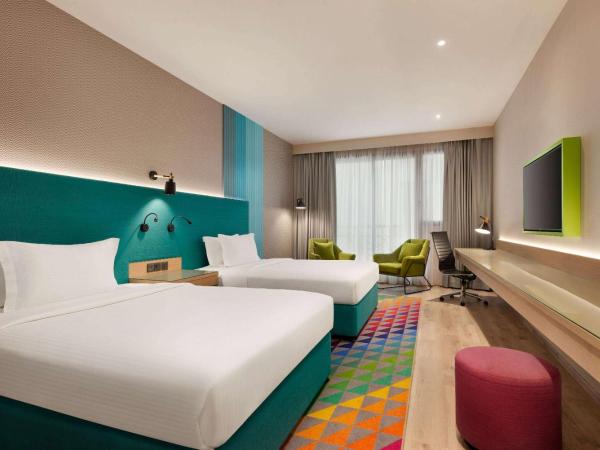 La Quinta by Wyndham Dubai Jumeirah : photo 4 de la chambre chambre 2 lits jumeaux deluxe - transfert gratuit vers plage la mer et station de métro burj khalifa/dubai mall