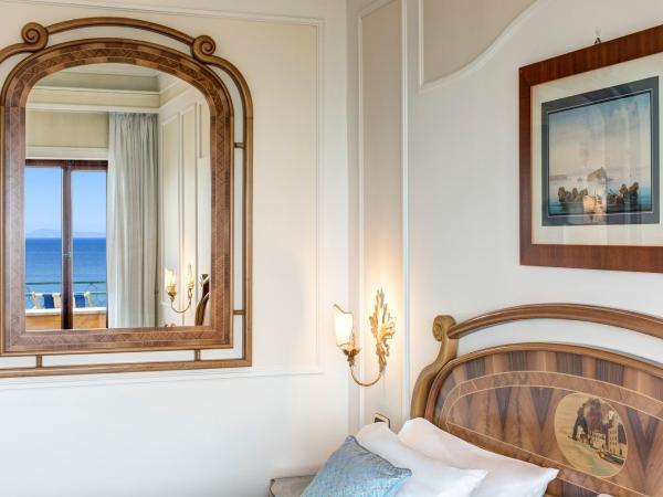 Grand Hotel de la Ville : photo 6 de la chambre chambre double ou lits jumeaux premier - vue sur mer