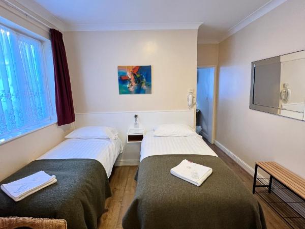 Melbourne House Hotel : photo 4 de la chambre chambre quadruple avec salle de bains privative