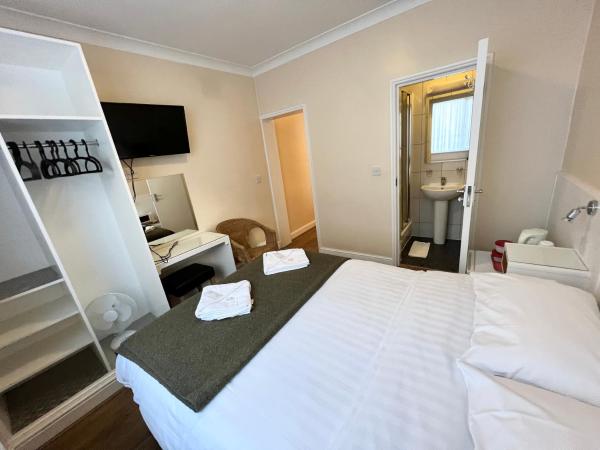 Melbourne House Hotel : photo 3 de la chambre chambre quadruple avec salle de bains privative