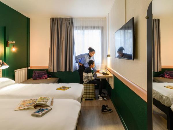 Greet Hotel Evreux Centre - Route de Normandie by Accor : photo 6 de la chambre chambre pure avec 1 lit double et 1 canapé-lit convertible pour 1 personne