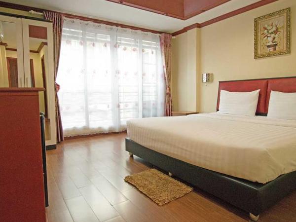 Bluebird Inn Pattaya : photo 1 de la chambre chambre lit king-size standard
