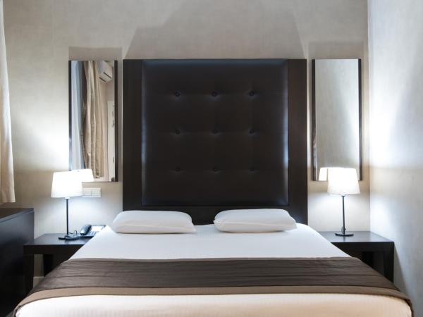 Hotel Chambord : photo 9 de la chambre chambre double standard