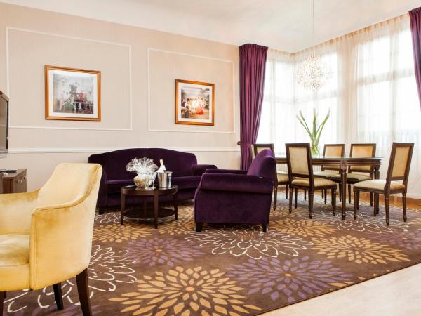 Elite Hotel Savoy : photo 2 de la chambre suite