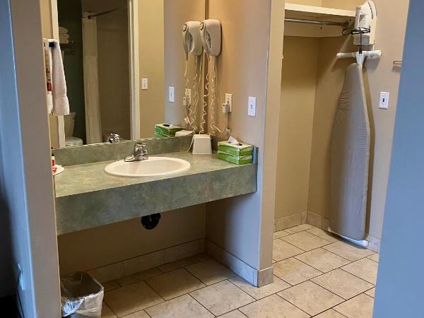 Super 8 by Wyndham Edmonton South : photo 5 de la chambre chambre lit queen-size standard avec 2 lits queen-size - animaux domestiques acceptés