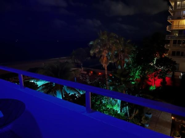Ocean Manor Tiki Sunset Retreat : photo 2 de la chambre chambre double deluxe avec balcon - vue sur mer