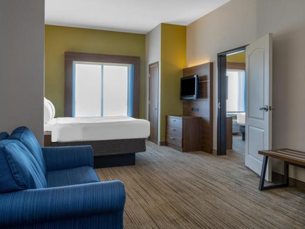 Holiday Inn Express & Suites Dallas East - Fair Park, an IHG Hotel : photo 4 de la chambre suite 2 chambres