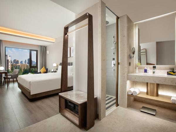 voco Nanjing Oriental Pearl : photo 2 de la chambre chambre lit king-size premium - non-fumeurs