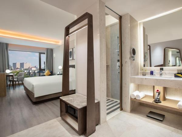 voco Nanjing Oriental Pearl : photo 1 de la chambre chambre lit king-size premium - vue sur ville - non-fumeurs