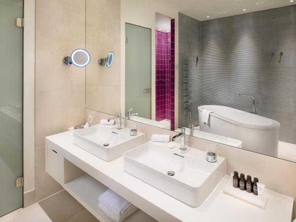 Radisson Blu Resort & Spa : photo 10 de la chambre suite premium avec terrasse - vue sur mer